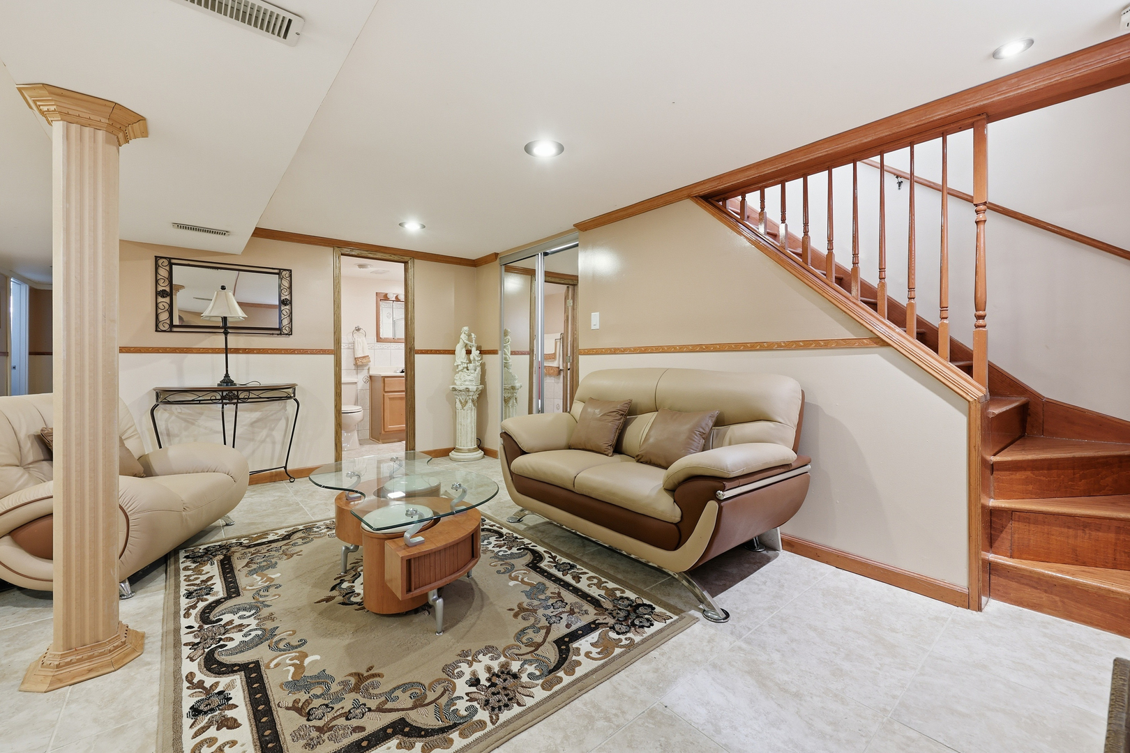 329 East Myrick Avenue Addison, IL 60101 - Photo 19 of 30 a living room with furniture