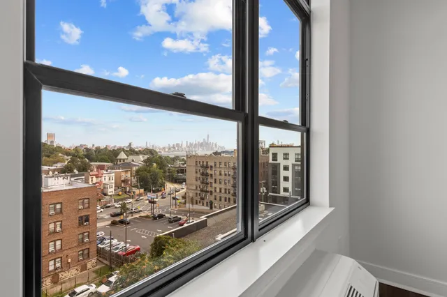 $3,750 | 121 34th Street, Unit 303, Union City, NJ 07087