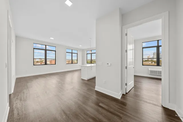 $3,750 | 121 34th Street, Unit 303, Union City, NJ 07087