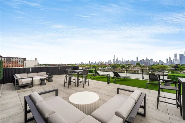 $3,700 | 121 34th Street, Unit 303, Union City, NJ 07087