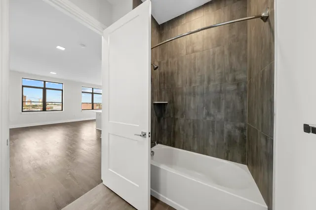 $3,750 | 121 34th Street, Unit 303, Union City, NJ 07087