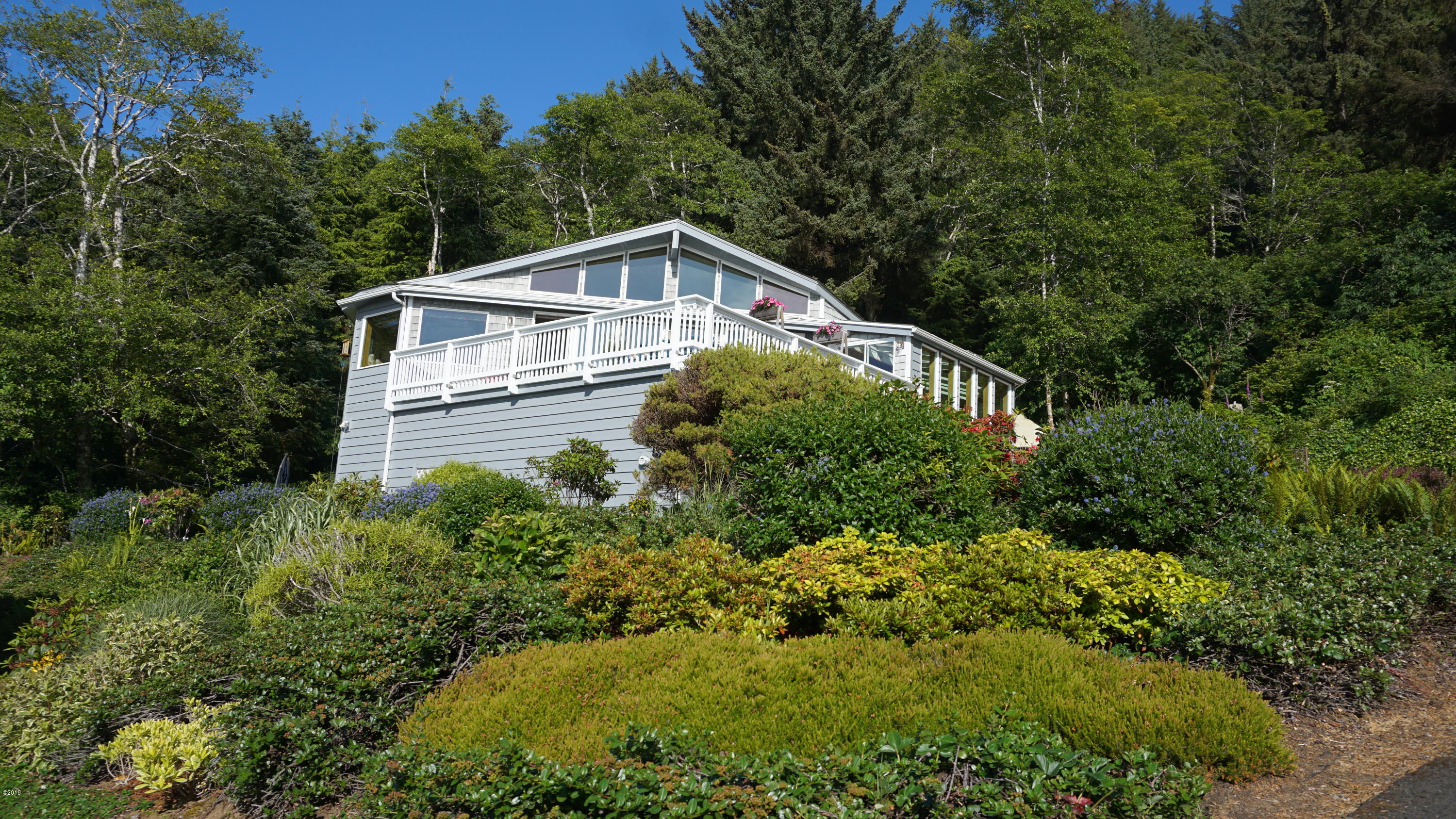 80 Reeves Circle Yachats, OR 97498 - Photo 2 of 30 Front