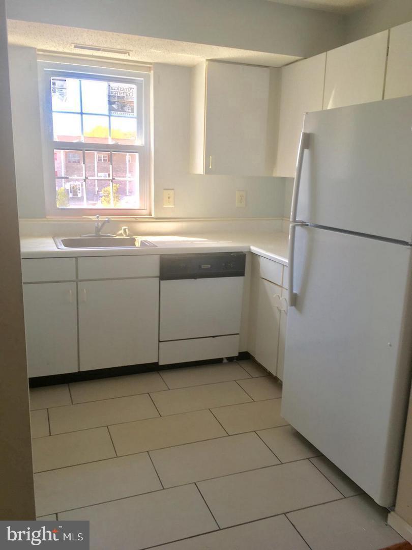11913 L Tarragon Road, Unit L Reisterstown, MD 21136 - Photo 7 of 9 kitchen