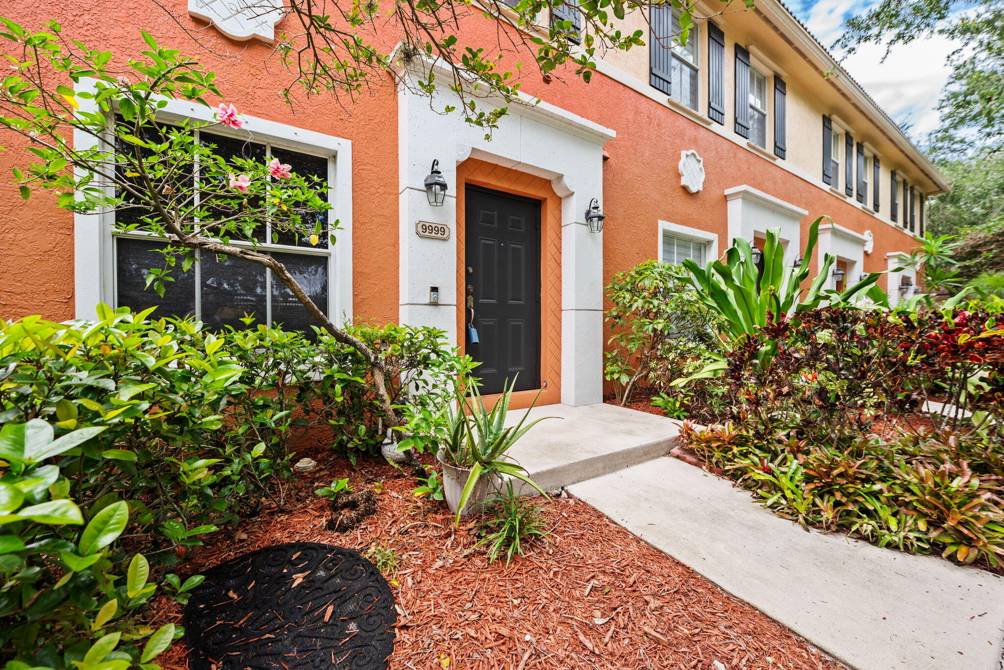 9999 Southwest 26th Court Miramar, FL 33025 - Photo 2 of 29 2-web-or-mls-9999-sw-26th-ct