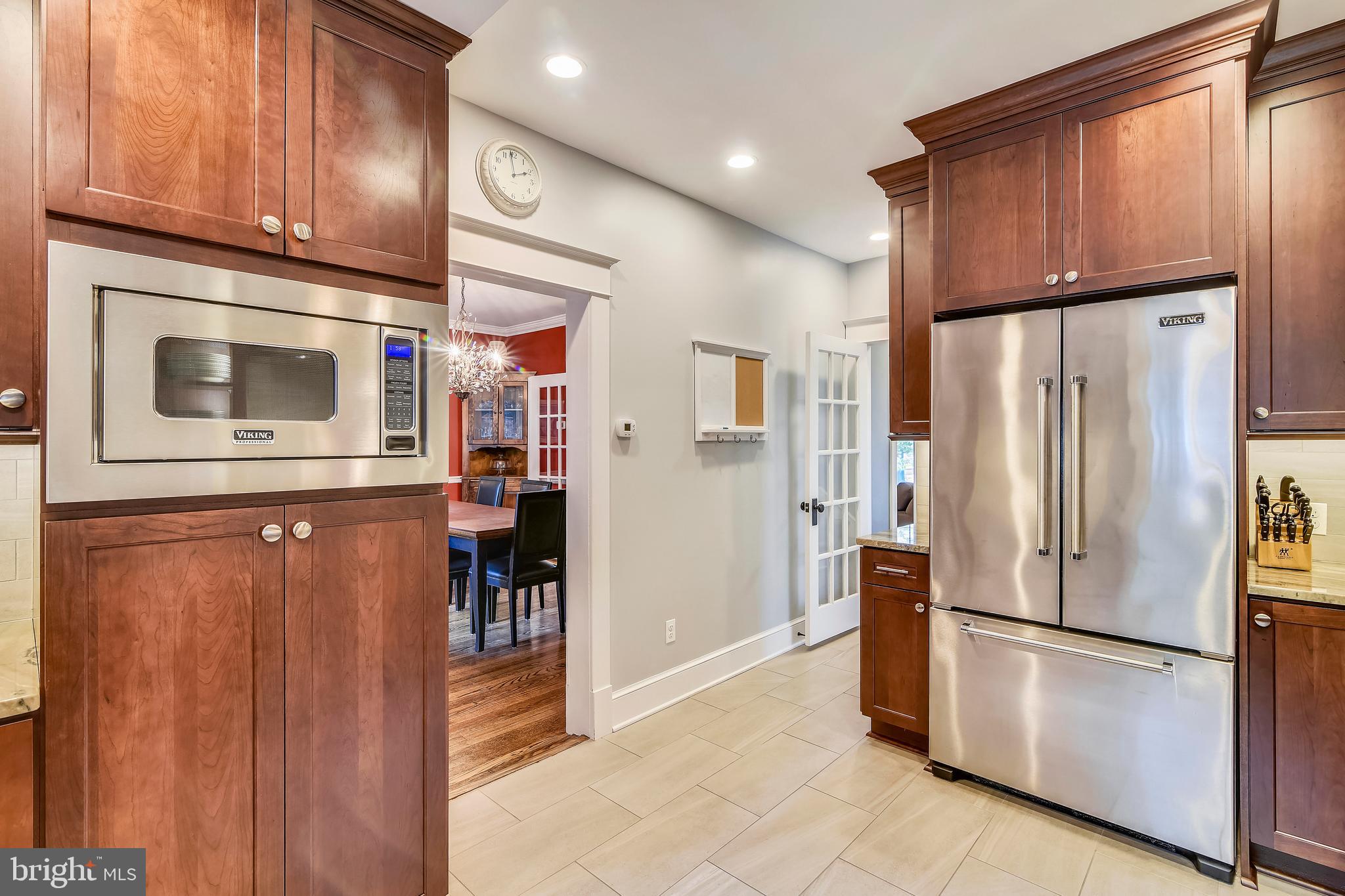 209 West Myrtle Street Alexandria, VA 22301 - Photo 11 of 57 Viking refrigerator