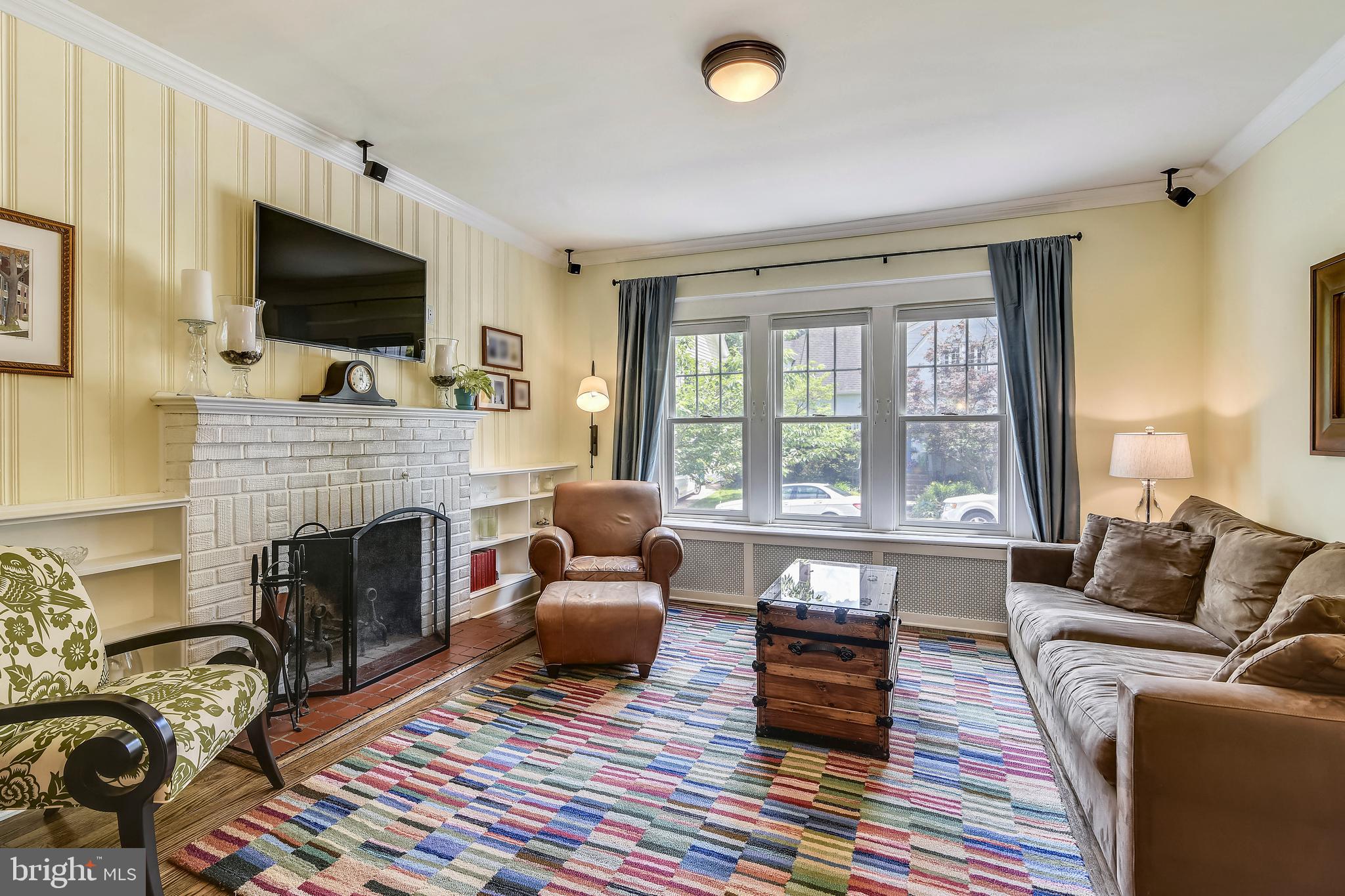 209 West Myrtle Street Alexandria, VA 22301 - Photo 17 of 57 Wood burning fireplace