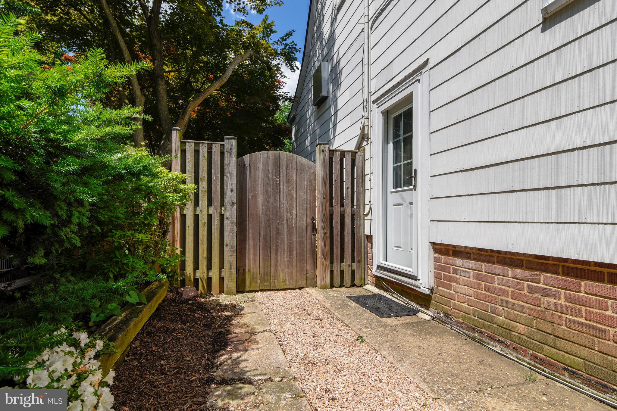 209 West Myrtle Street Alexandria, VA 22301 - Photo 3 of 57 Driveway entrance