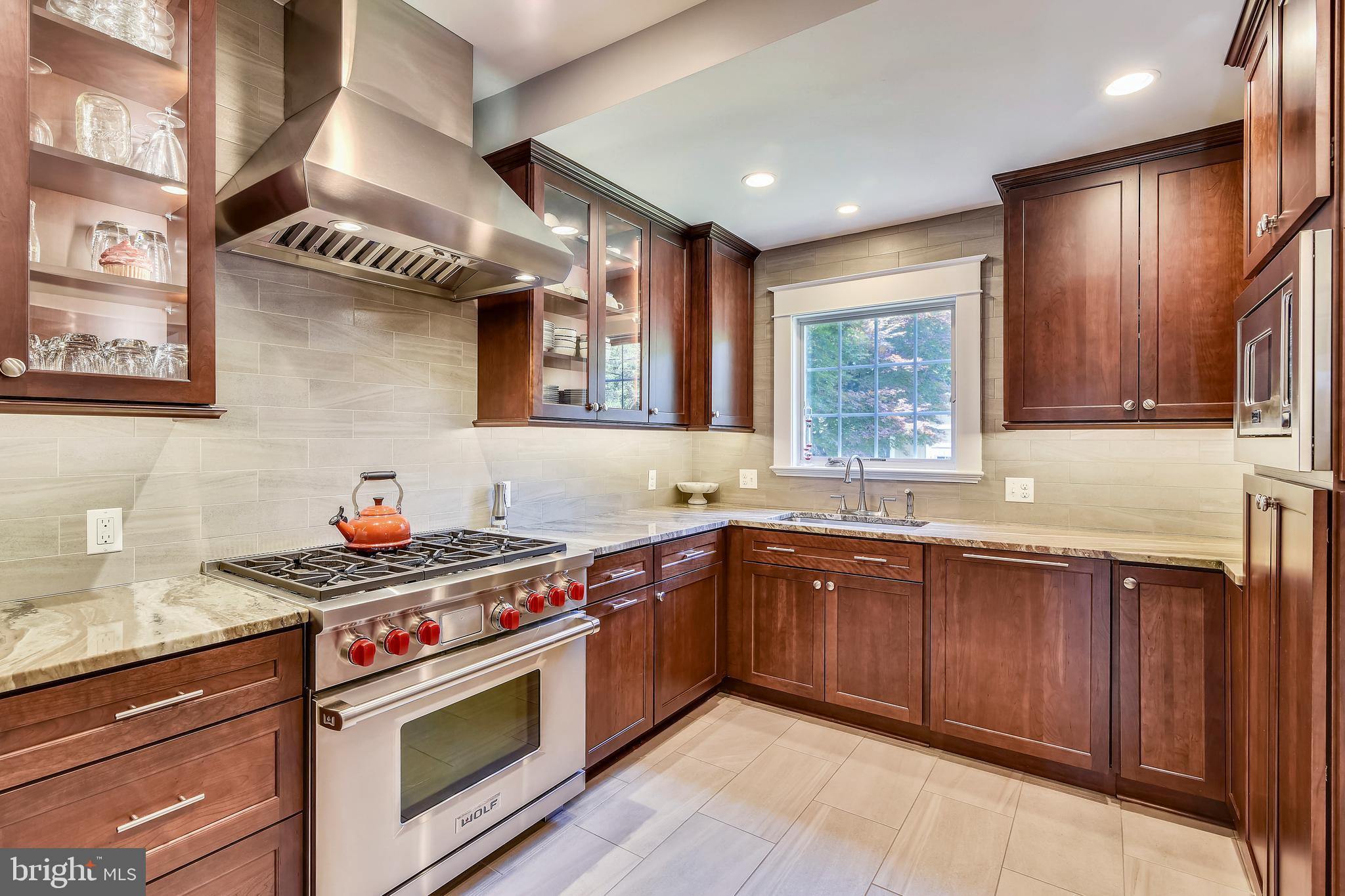 209 West Myrtle Street Alexandria, VA 22301 - Photo 8 of 57 Gourmet kitchen with Wolf stove