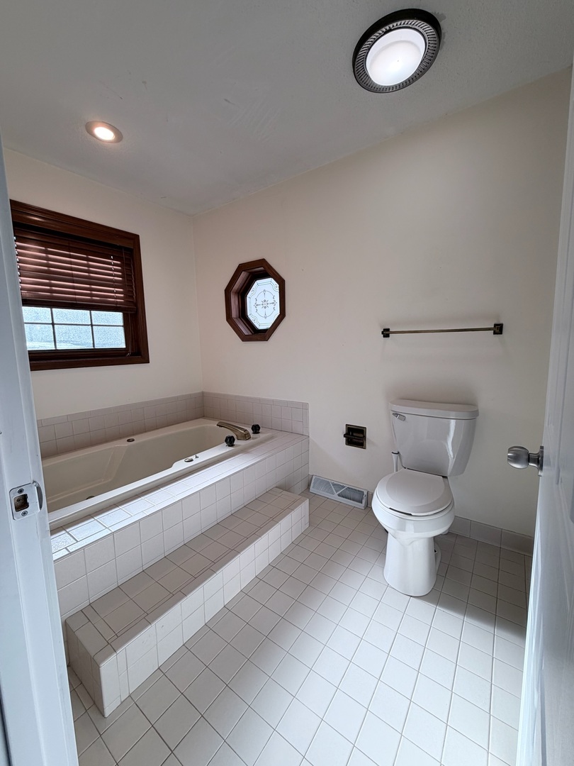 4 Sebring Road Springfield, IL 62707 - Photo 9 of 25