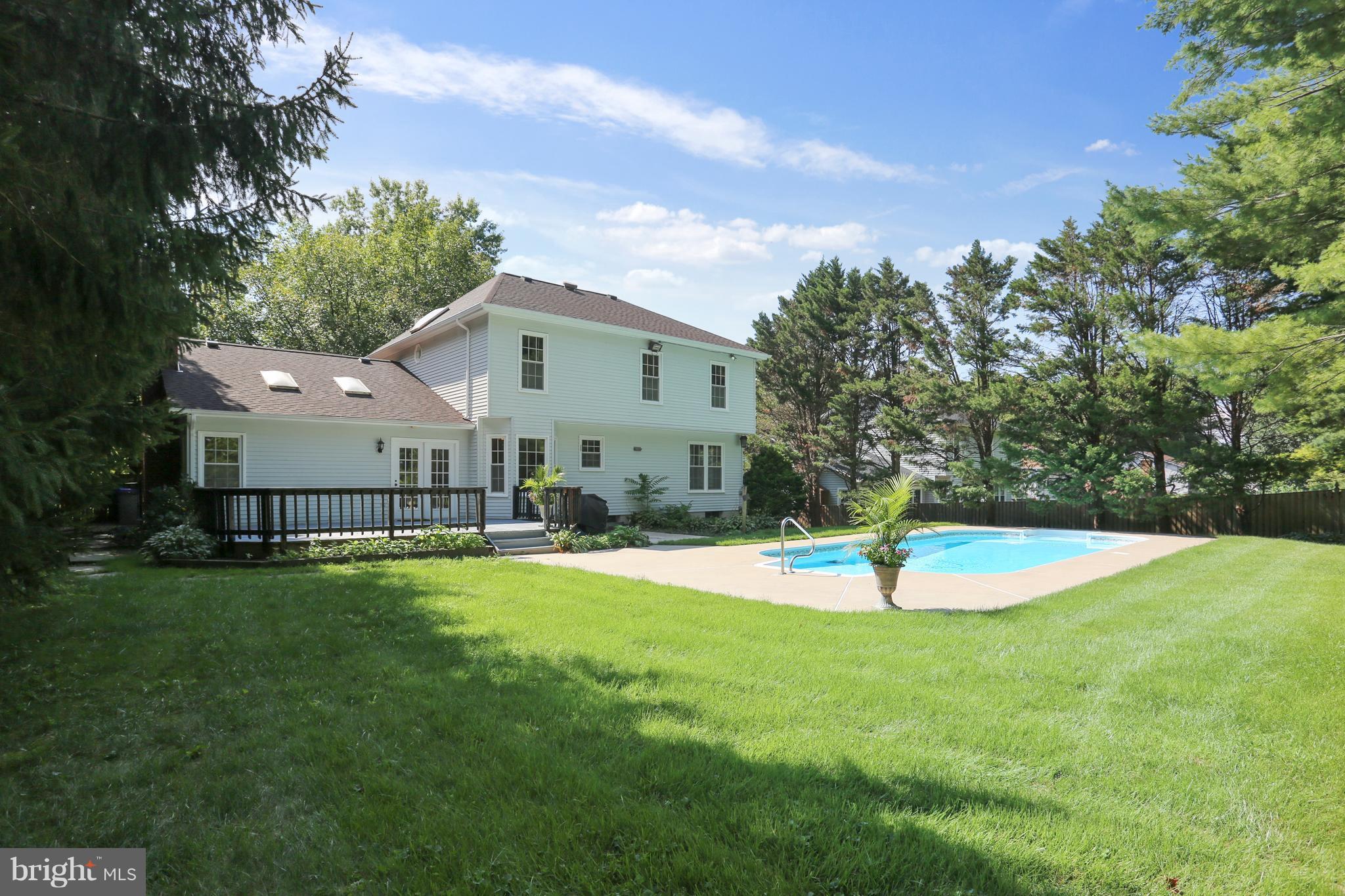 10812 Game Preserve Road Gaithersburg, MD 20879 - Photo 2 of 30 Entertainer's dream. Fenced yard.
