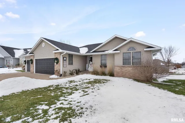 $320,999 | 973 17th Avenue, Silvis, IL 61282
