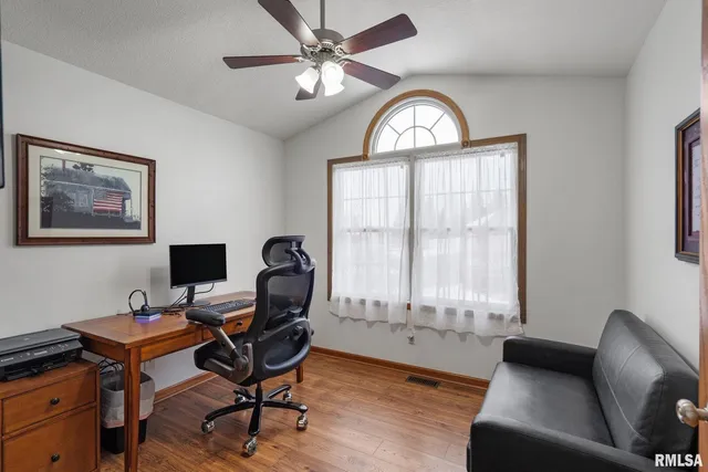 $320,999 | 973 17th Avenue, Silvis, IL 61282