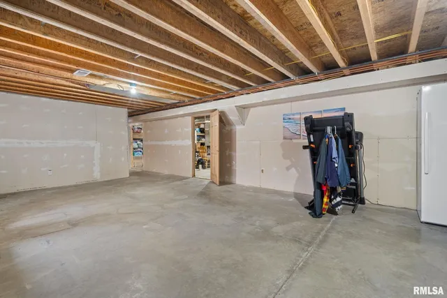 $320,999 | 973 17th Avenue, Silvis, IL 61282