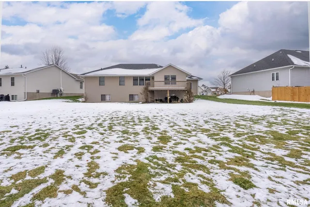 $320,999 | 973 17th Avenue, Silvis, IL 61282