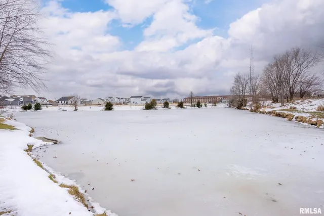 $320,999 | 973 17th Avenue, Silvis, IL 61282