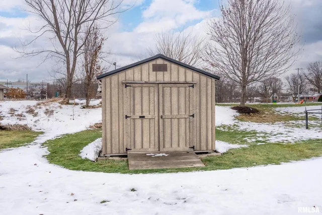 $320,999 | 973 17th Avenue, Silvis, IL 61282