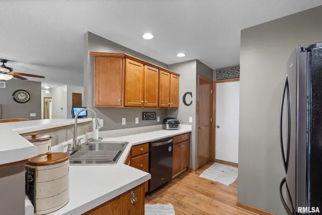 $320,999 | 973 17th Avenue, Silvis, IL 61282