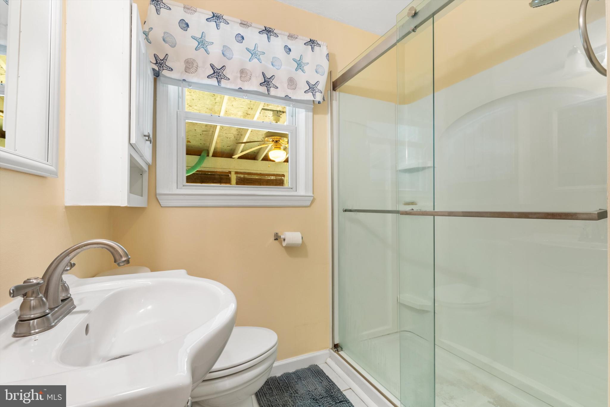 408 Magnolia Road Glen Burnie, MD 21061 - Photo 15 of 36