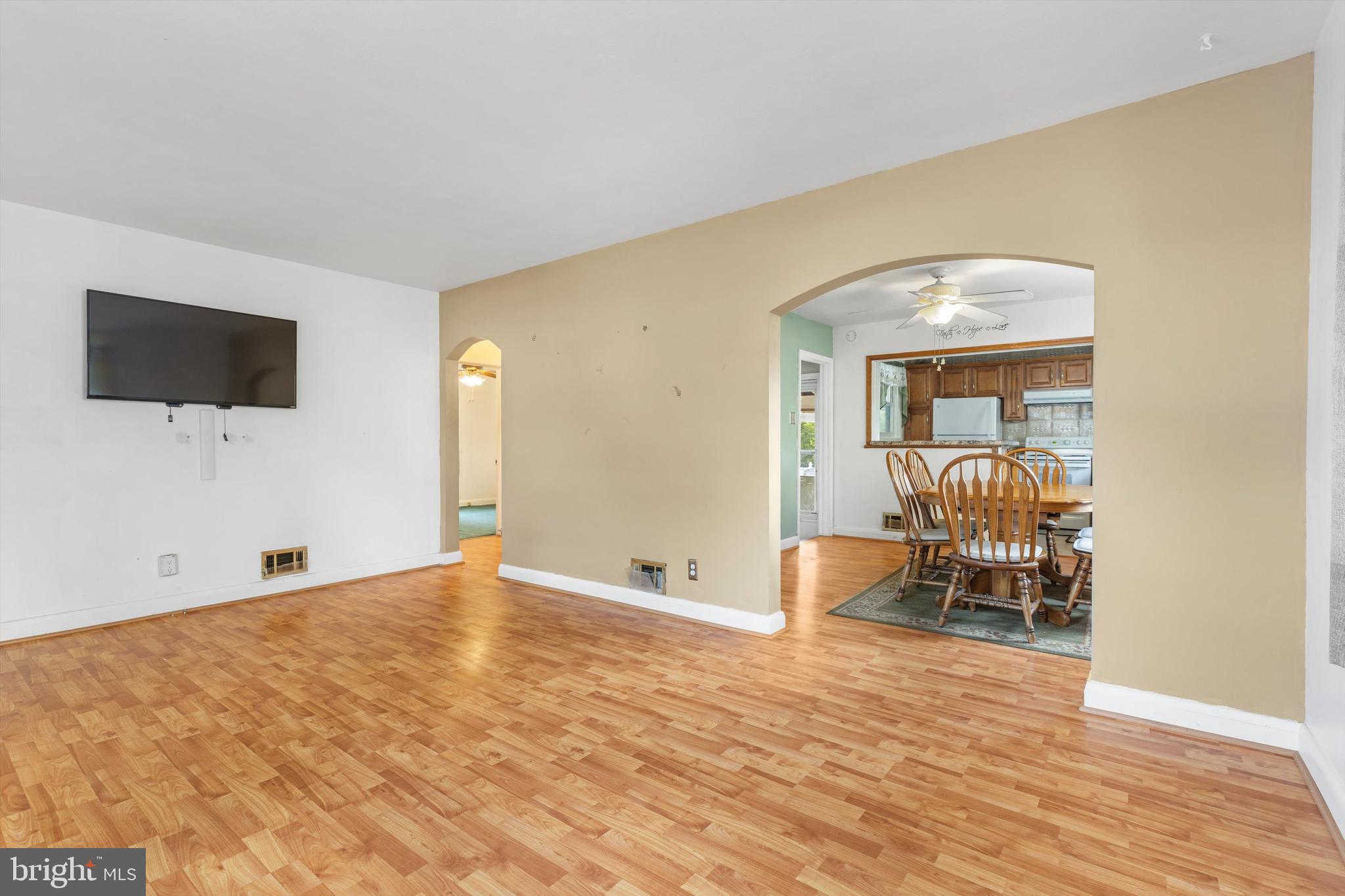 408 Magnolia Road Glen Burnie, MD 21061 - Photo 6 of 36