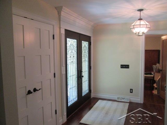 601 Somerset Road Saginaw, MI 48638 - Photo 4 of 42 Foyer