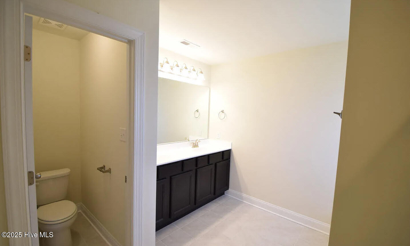 2905 Betty Gresham Lane New Bern, NC 28562 - Photo 15 of 18 Primary bath