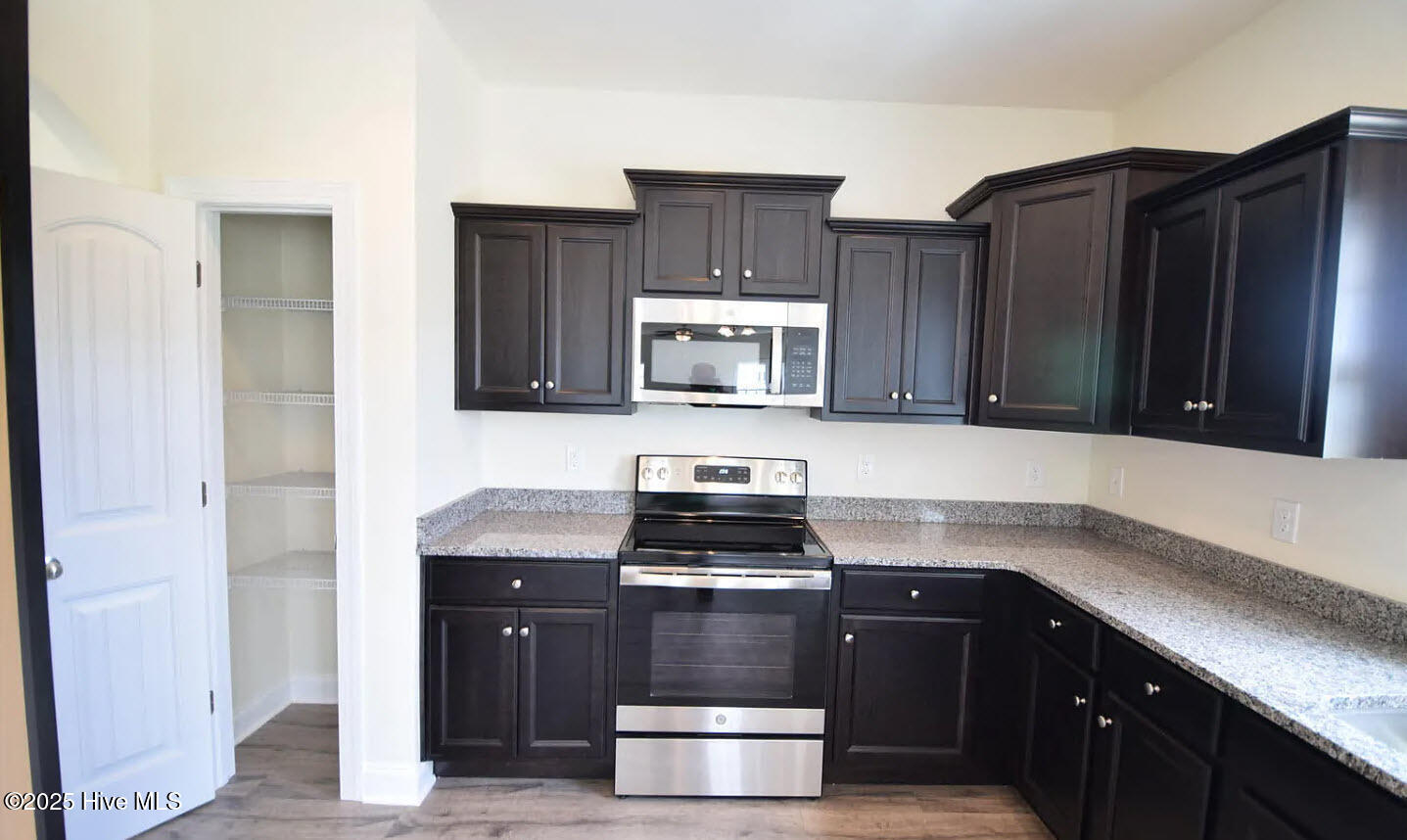 2905 Betty Gresham Lane New Bern, NC 28562 - Photo 4 of 18 kitchen