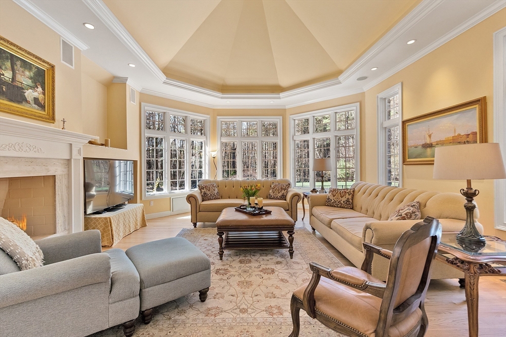 215 Monument Farm Road Concord, MA 01742 - Photo 10 of 42