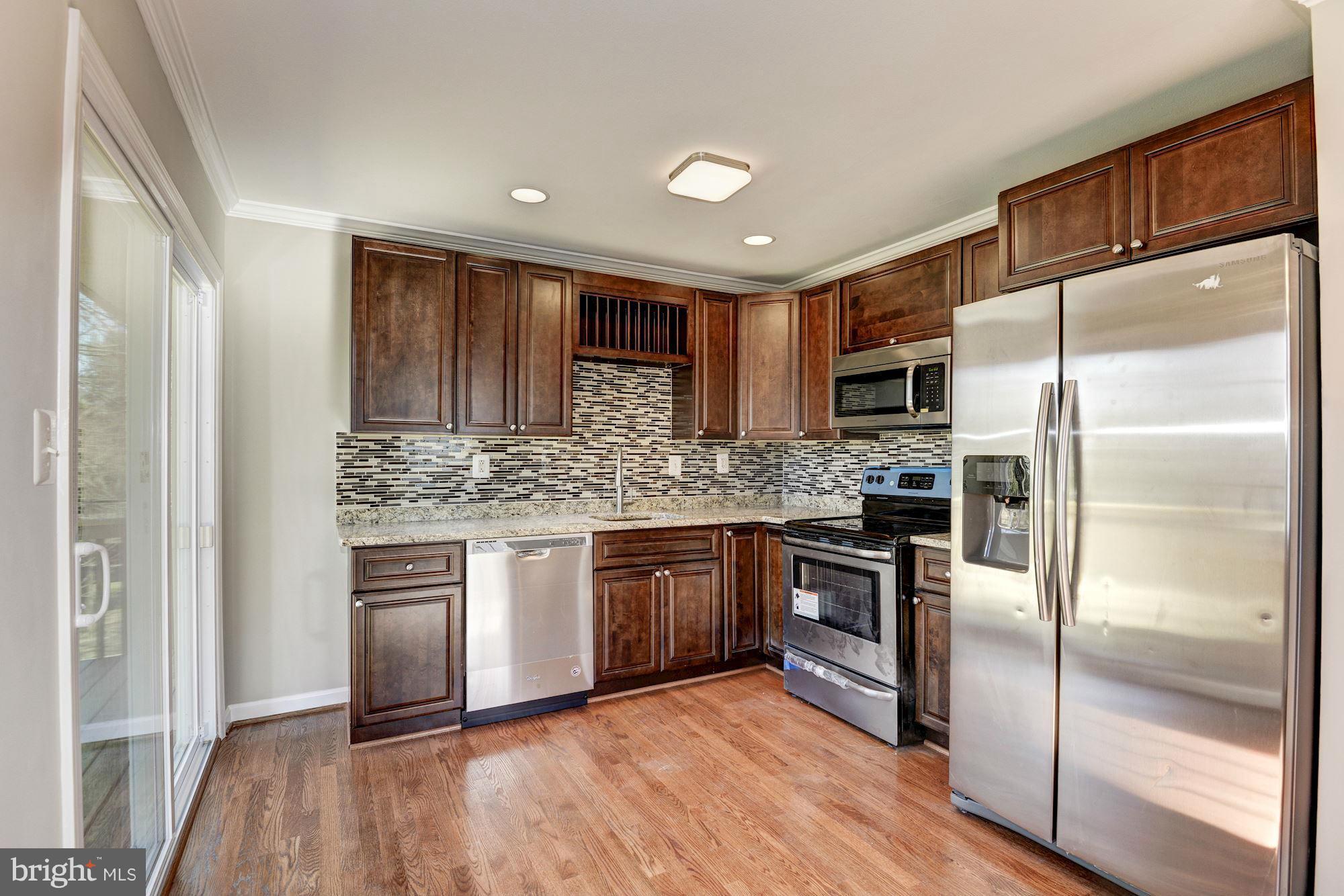 623 West Poplar Road Sterling, VA 20164 - Photo 7 of 30 Kitchen