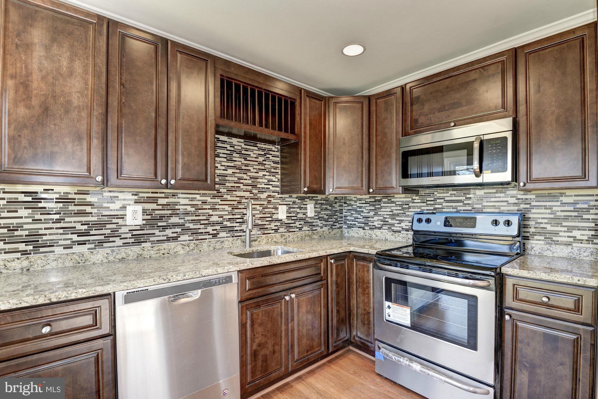 623 West Poplar Road Sterling, VA 20164 - Photo 9 of 30 Kitchen