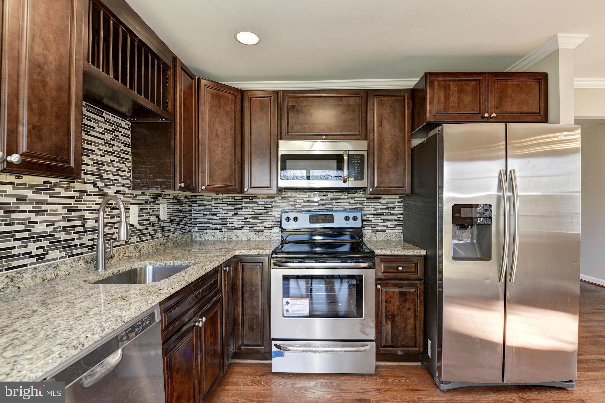 623 West Poplar Road Sterling, VA 20164 - Photo 10 of 30 Kitchen