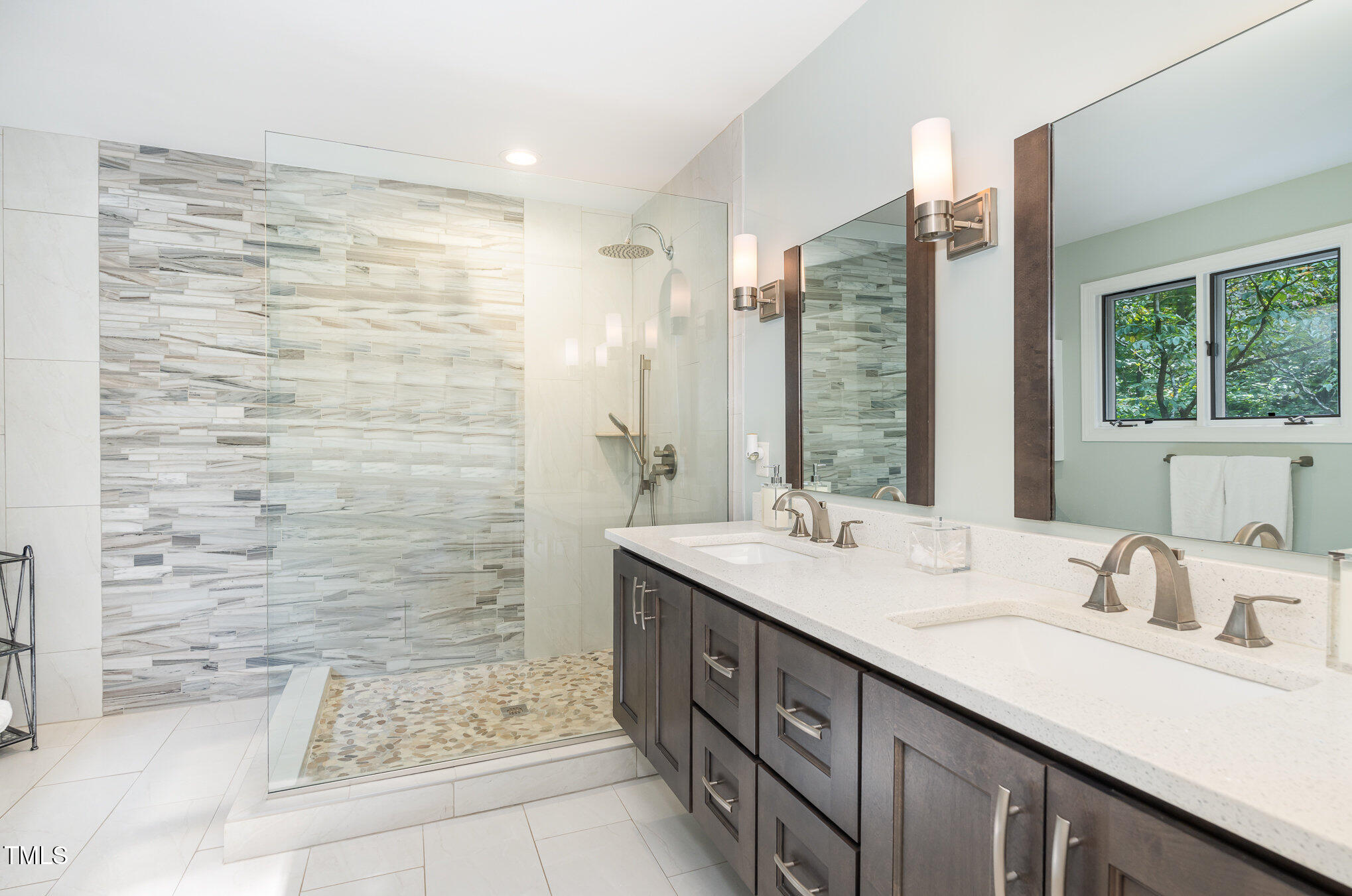 10620 Soma Court Raleigh, NC 27613 - Photo 35 of 81 Primary Suite En-Suite Bathroom