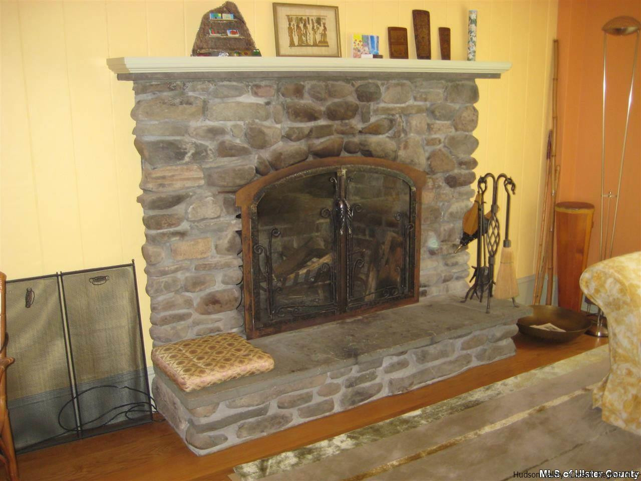 17 Cross Patch Road Woodstock, NY 12495 - Photo 14 of 35 a view of a door of the house
