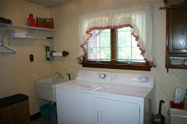 285 Tracey Road Coeymans, NY 12143 - Photo 8 of 12 Photo 8