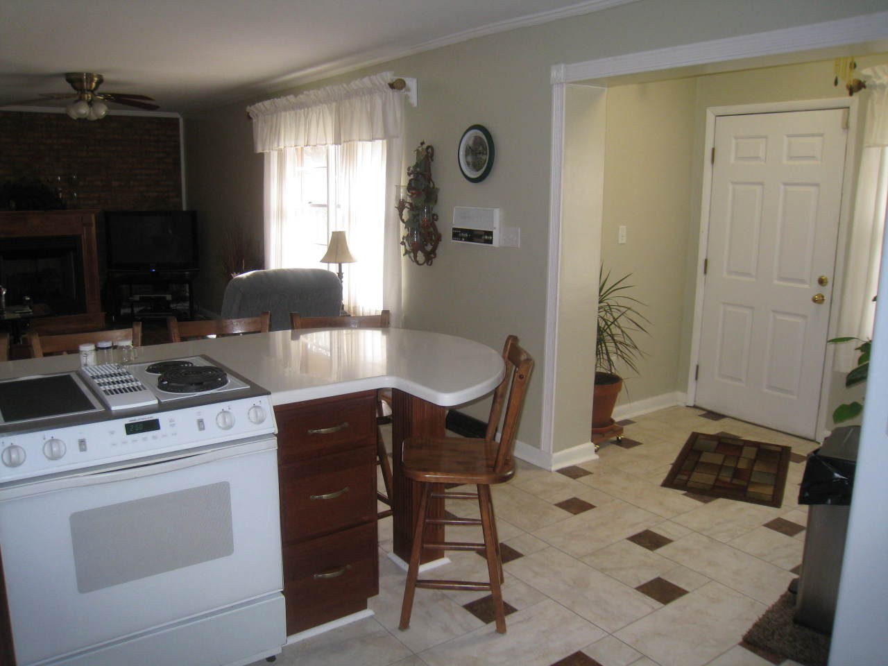 2617 Sharmar Road Roanoke, VA 24018 - Photo 14 of 36 Kitchen