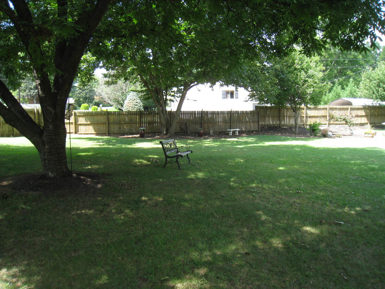 2617 Sharmar Road Roanoke, VA 24018 - Photo 31 of 36 Beautiful yard