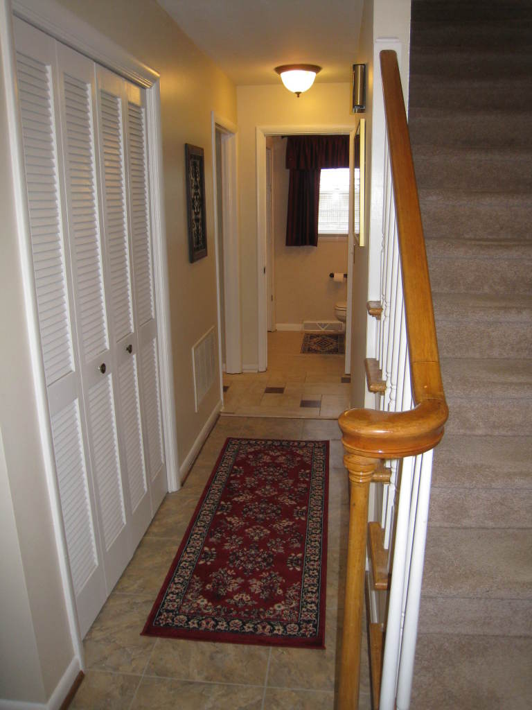 2617 Sharmar Road Roanoke, VA 24018 - Photo 8 of 36 Foyer