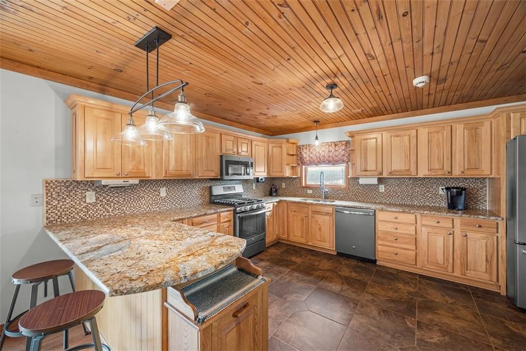 1219 Prospect Road Prospect, PA 16052 - Photo 5 of 44 Quality wood cabinetry, granite countertops, SS appliances