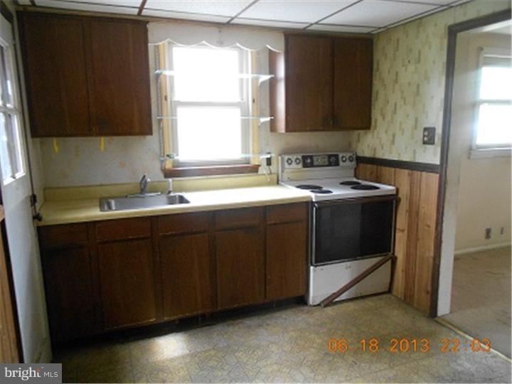 717 Darby Road Ridley Park, PA 19078 - Photo 6 of 11 Kitchen