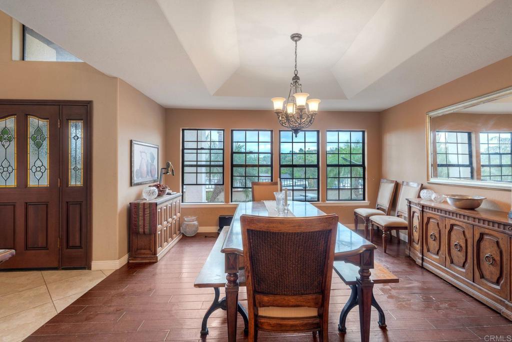 1817 Queens Way Vista, CA 92084 - Photo 13 of 61