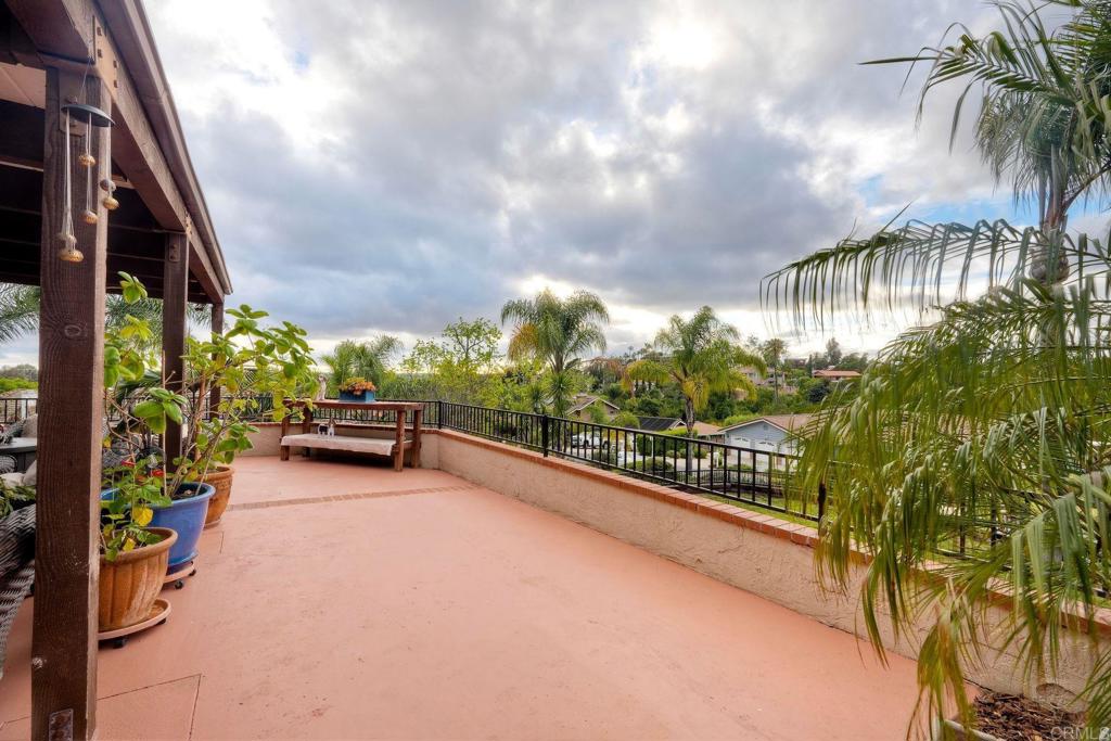 1817 Queens Way Vista, CA 92084 - Photo 7 of 61