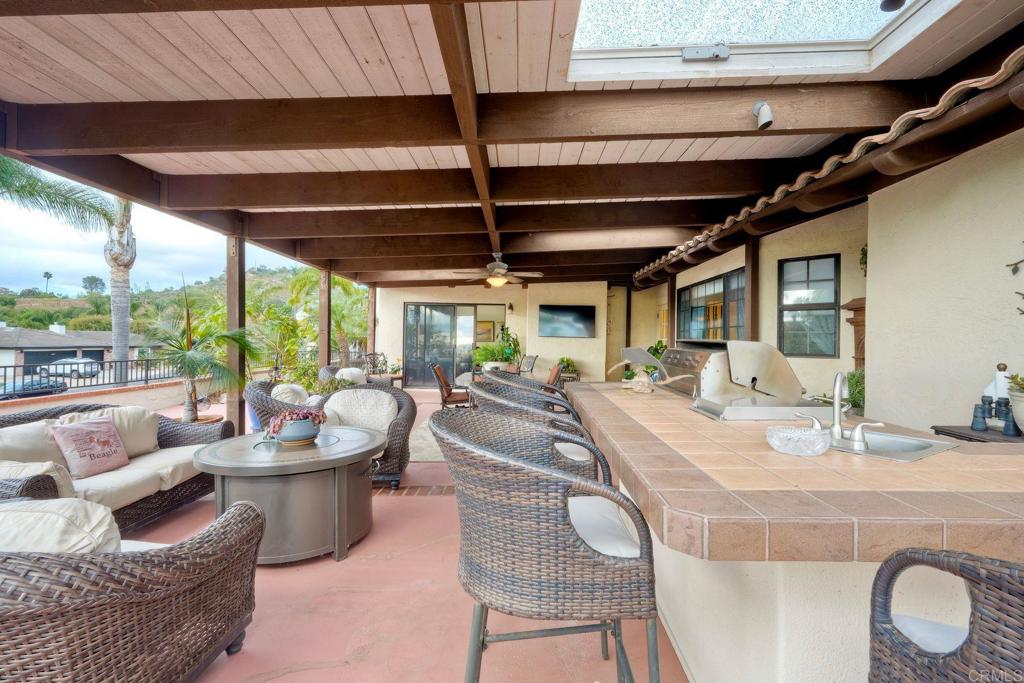 1817 Queens Way Vista, CA 92084 - Photo 10 of 61