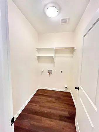 $1,735 | 327-329 East Nelson Street, Unit 329, Denison, TX 75021