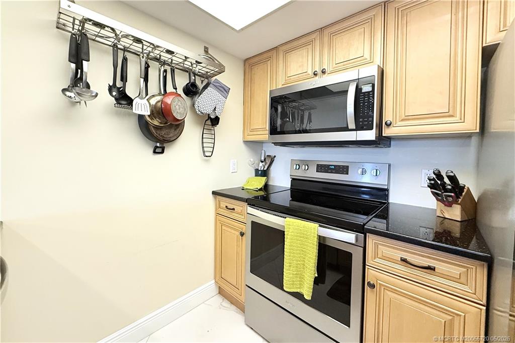 40 Northeast Plantation Road, Unit 304 Jensen Beach, FL 34957 - Photo 9 of 24