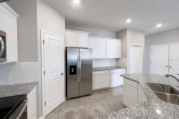 $2,200 | 31101 Mango Fade Way, San Antonio, FL 33576