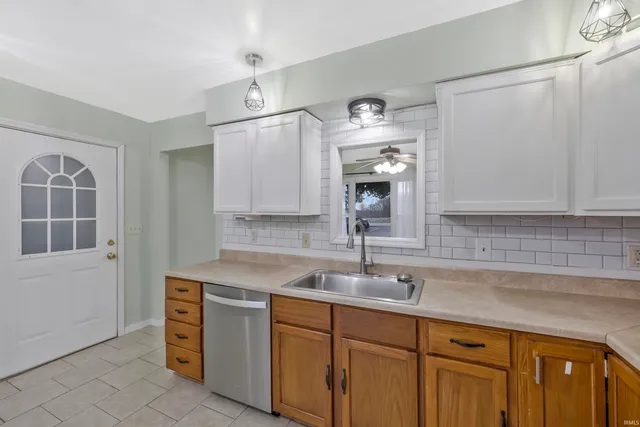 $219,900 | 9819 Blake Road, Wadesville, IN 47638