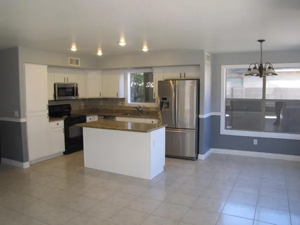 $2,400 | 2315 South Peppertree Drive, Gilbert, AZ 85295