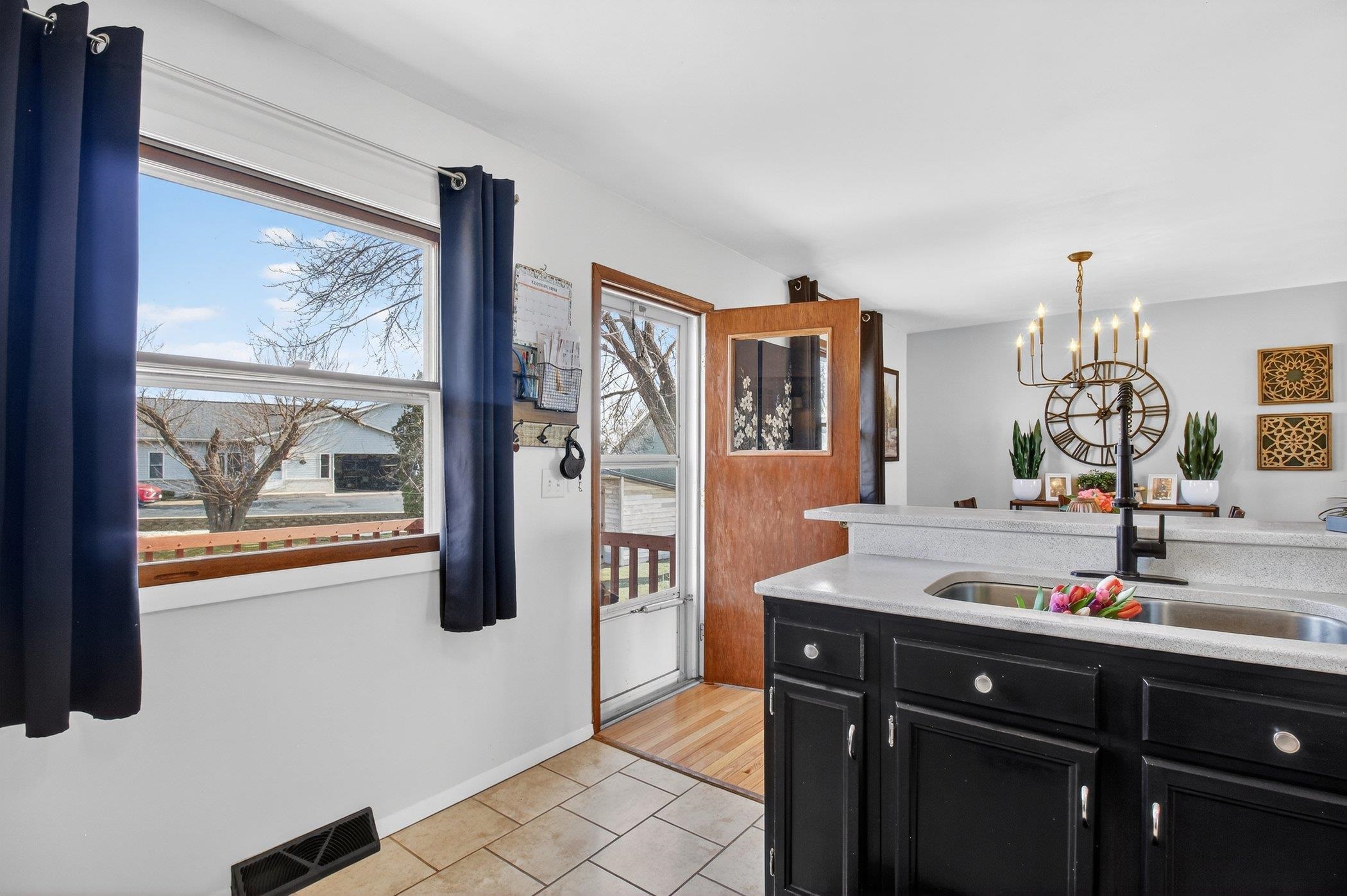 815 Florence Street Fort Atkinson, WI 53538 - Photo 10 of 26