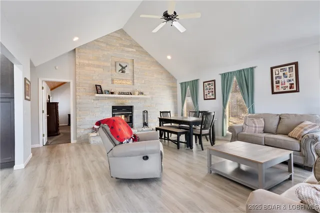 $895,000 | 172 Flagstone Road, Gravois Mills, MO 65037