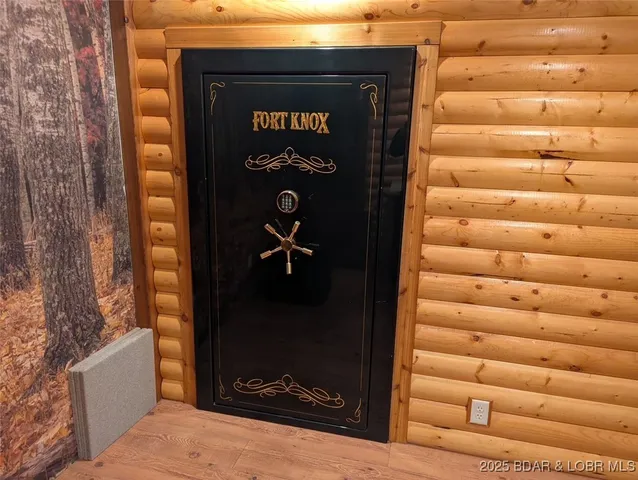 $895,000 | 172 Flagstone Road, Gravois Mills, MO 65037