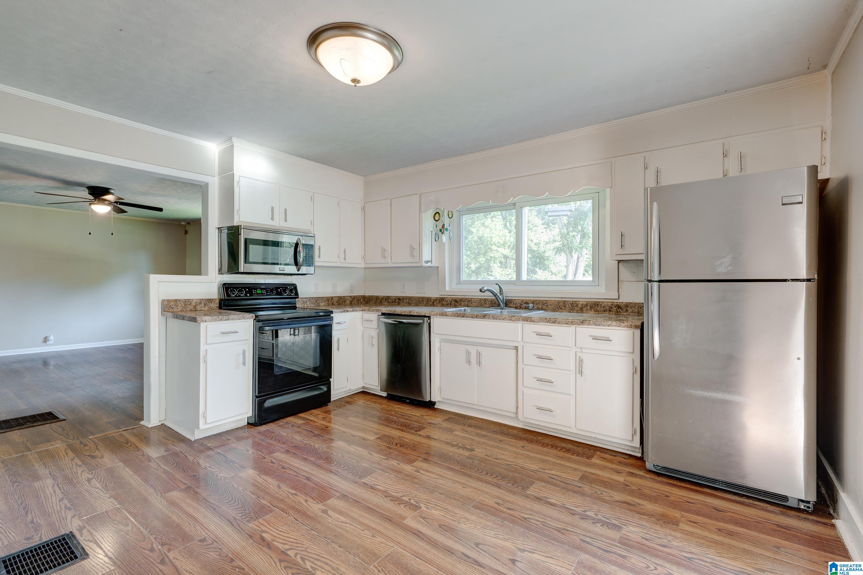 1736 Linden Street Leeds, AL 35094 - Photo 11 of 30